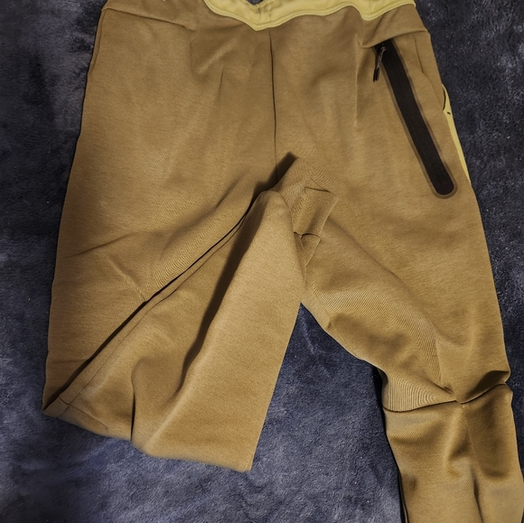 Mens Nike Jogger - Picture 3 of 6